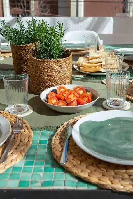 Casa Jasmin Cosy 4 Bedroom House With Terrace Оспиталет-де-Льобрегат Апартаменты