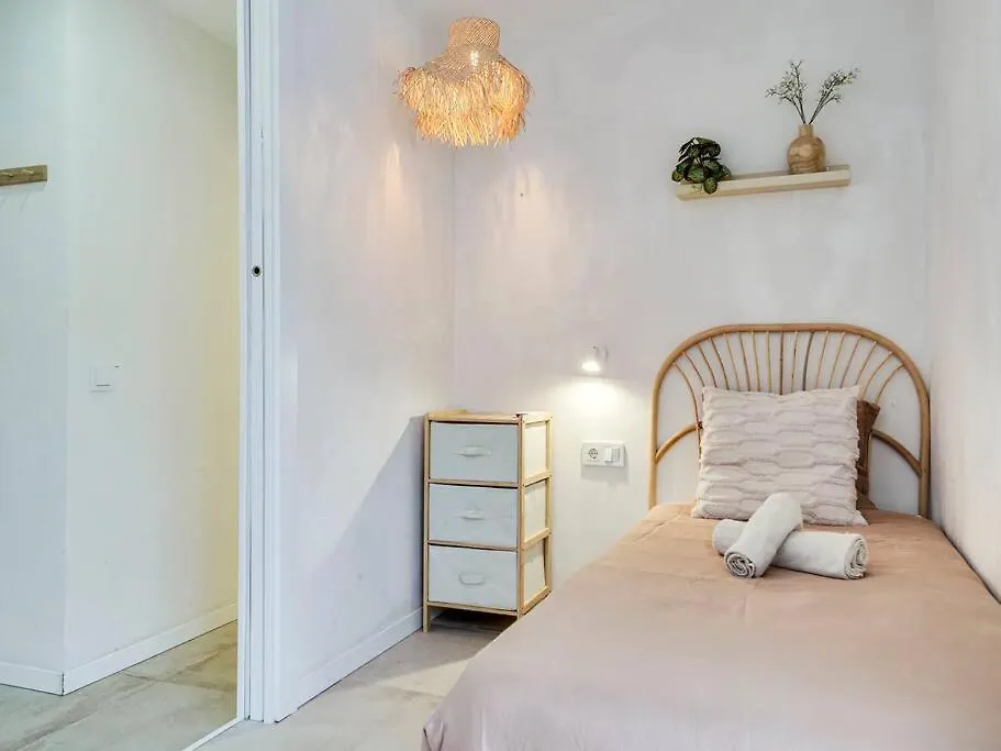 Апартаменты Casa Jasmin Cosy 4 Bedroom House With Terrace Оспиталет-де-Льобрегат Испания